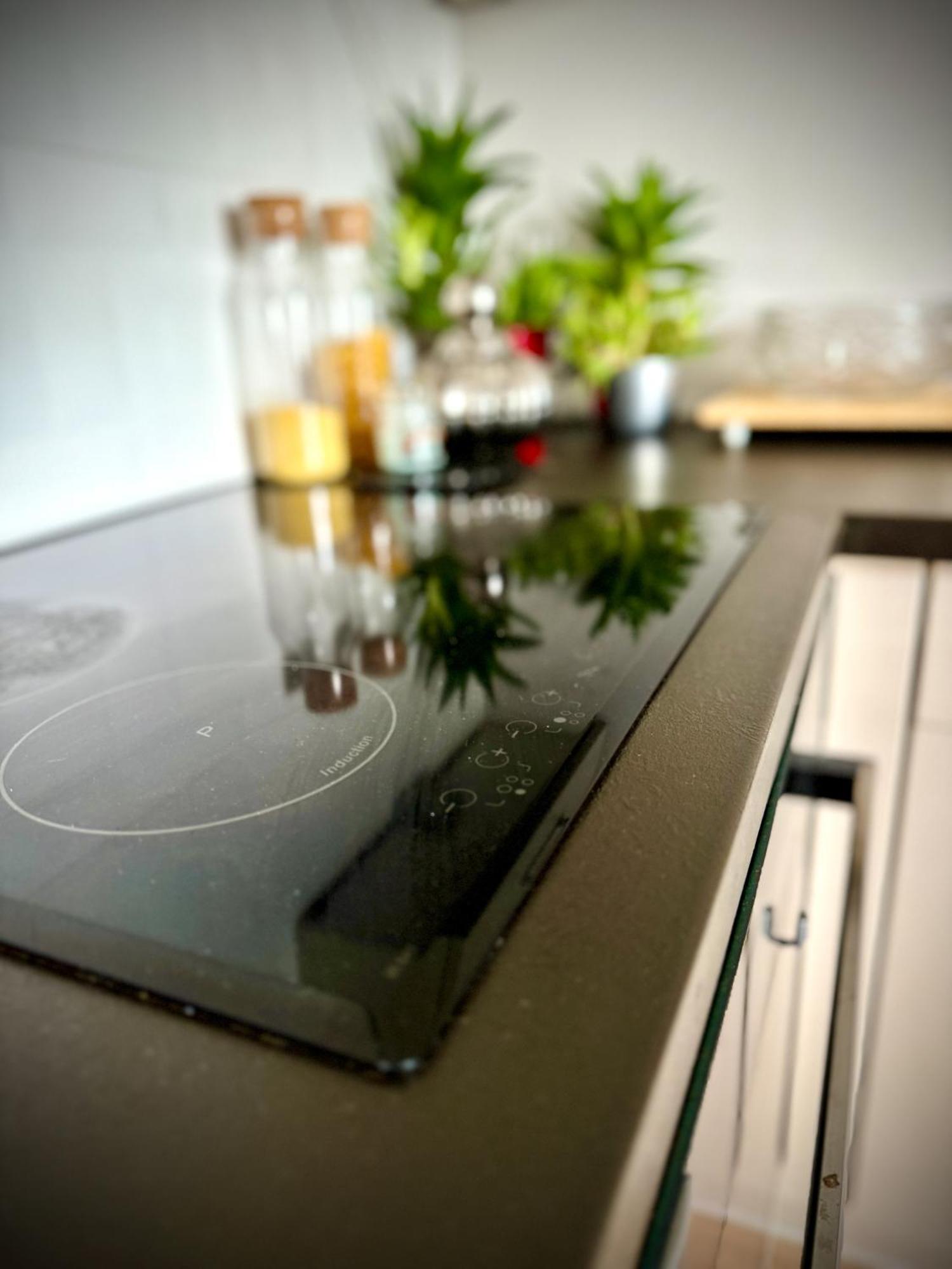 Lägenhet 43m2 Saski- Blisko Starowki I Dworca Centralnego- Elektoralna 19a *